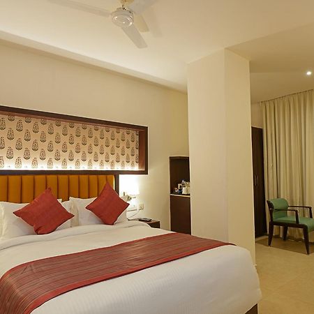 Grand Continent Secunderabad A Sarovar Portico Affiliate Hotel Bagian luar foto