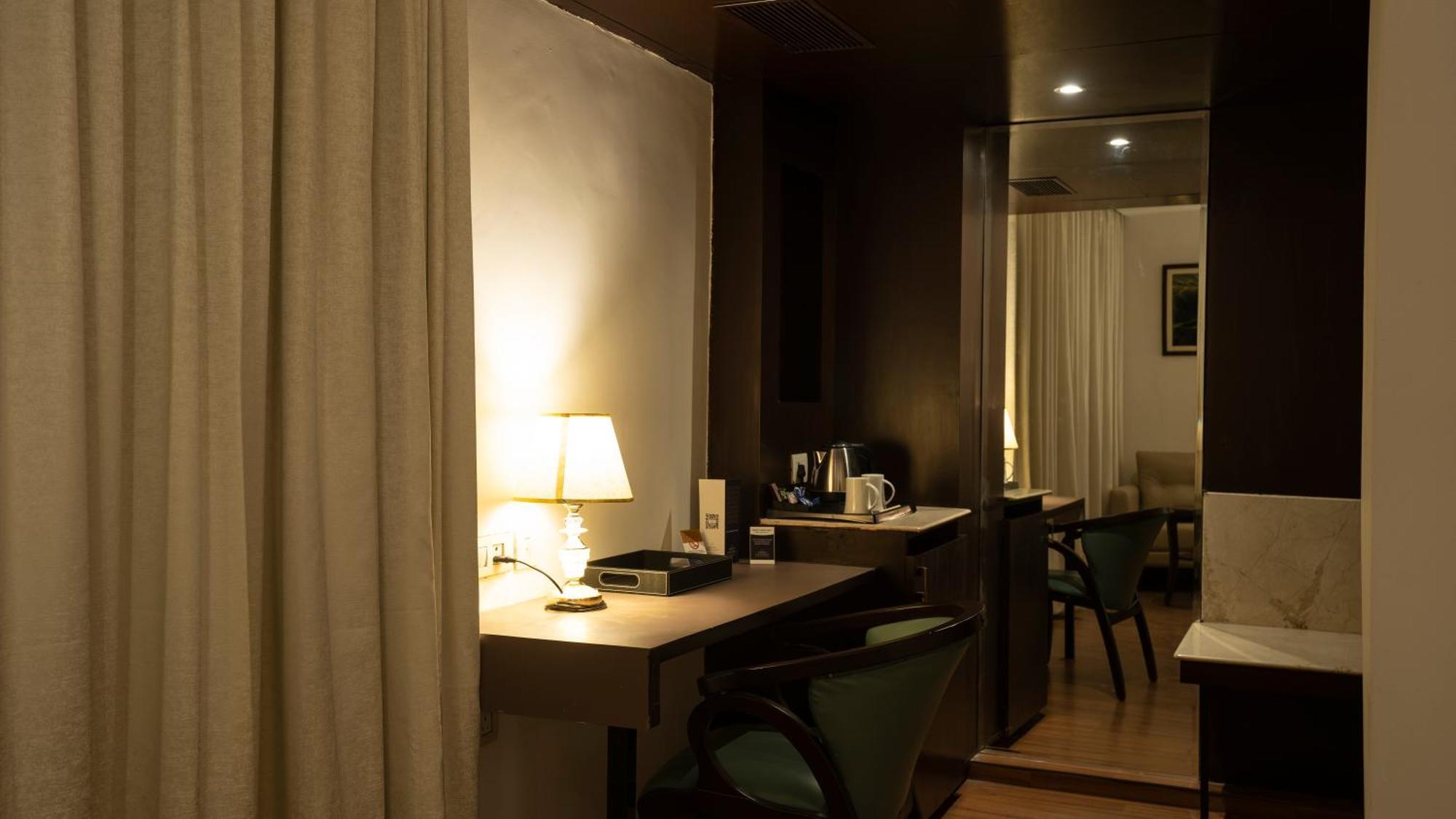 Grand Continent Secunderabad A Sarovar Portico Affiliate Hotel Bagian luar foto