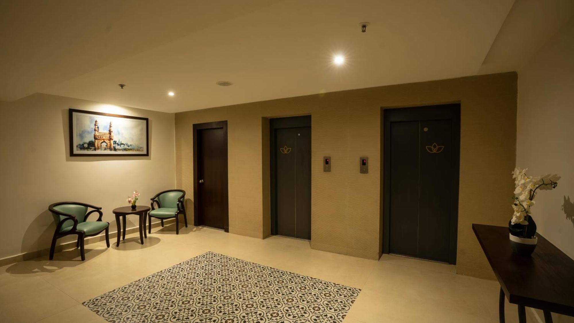 Grand Continent Secunderabad A Sarovar Portico Affiliate Hotel Bagian luar foto