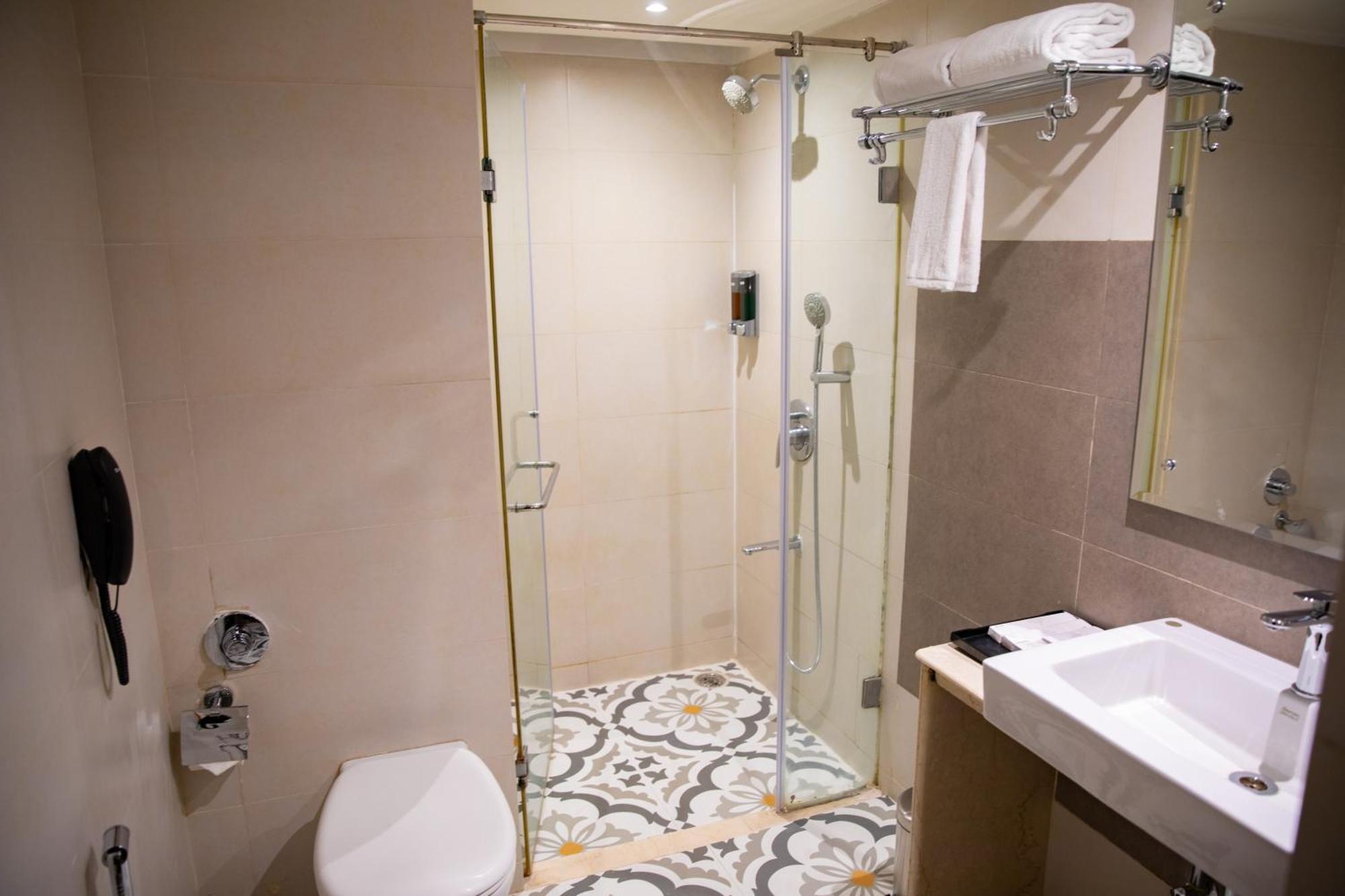 Grand Continent Secunderabad A Sarovar Portico Affiliate Hotel Bagian luar foto